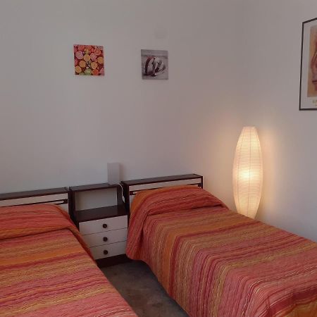 Casa Nebieu In Edificio Indipendente Nel Centro Di Monforte Monforte D'Alba Ngoại thất bức ảnh