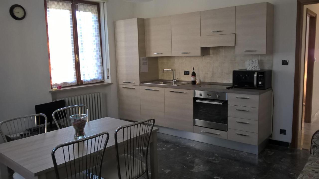 Casa Nebieu In Edificio Indipendente Nel Centro Di Monforte Monforte D'Alba Ngoại thất bức ảnh